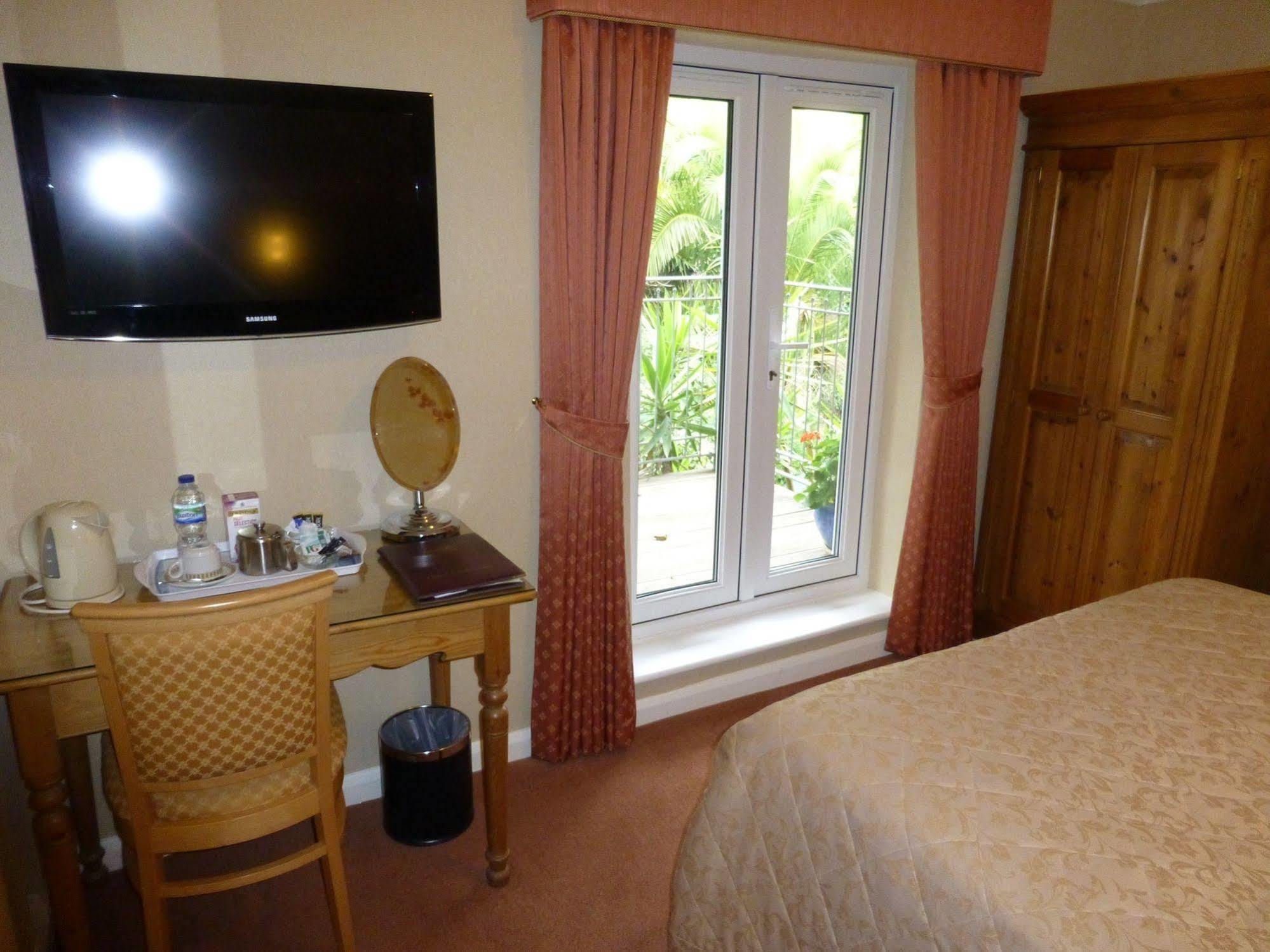 Summerhill Hotel Пейнтън Екстериор снимка